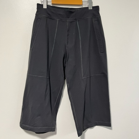 Lululemon Black Cropped Wide-Leg Pants - Size M - Picture 6 of 12